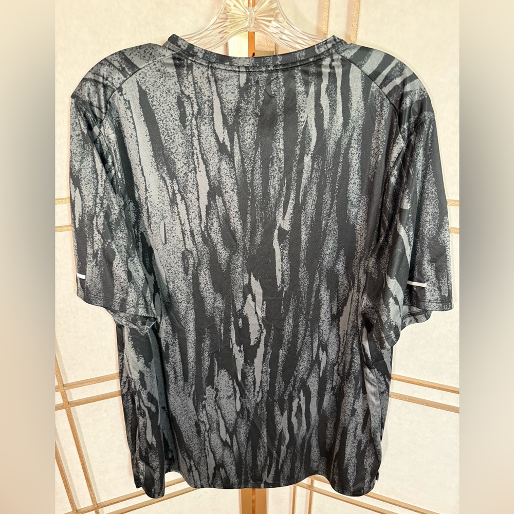 Nike Men's Black & Gray Patterned Lightweight Running T-shirt - Sz XL - EUC - Picture 2 of 3
